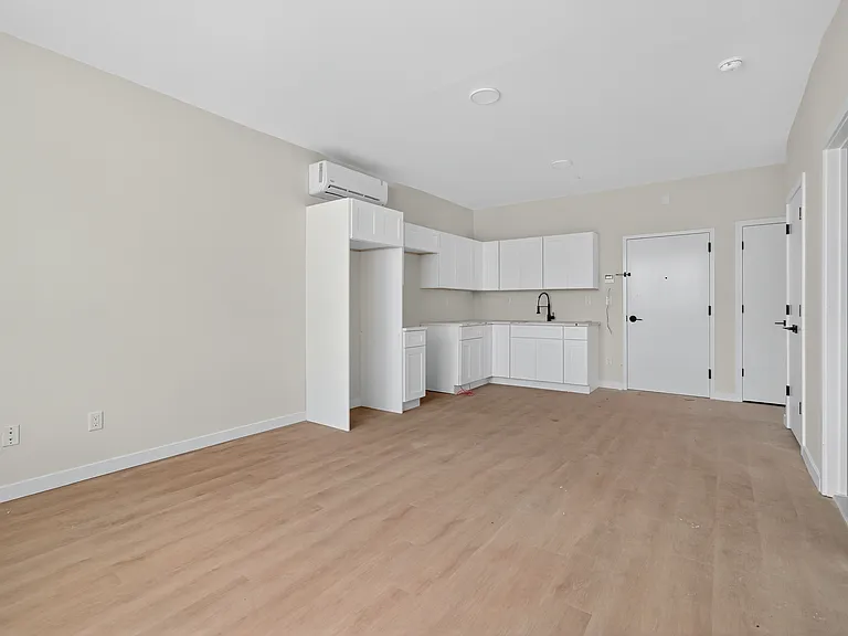 5220 Main St #1 — Photo 2