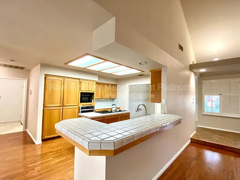 672 W Ellery Ave — Photo 19