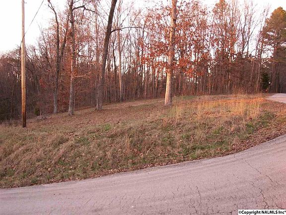 4th image of 714 County Road 570
