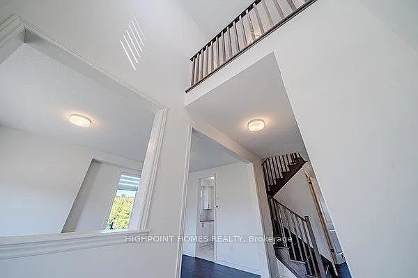512 Trevor St — Photo 5