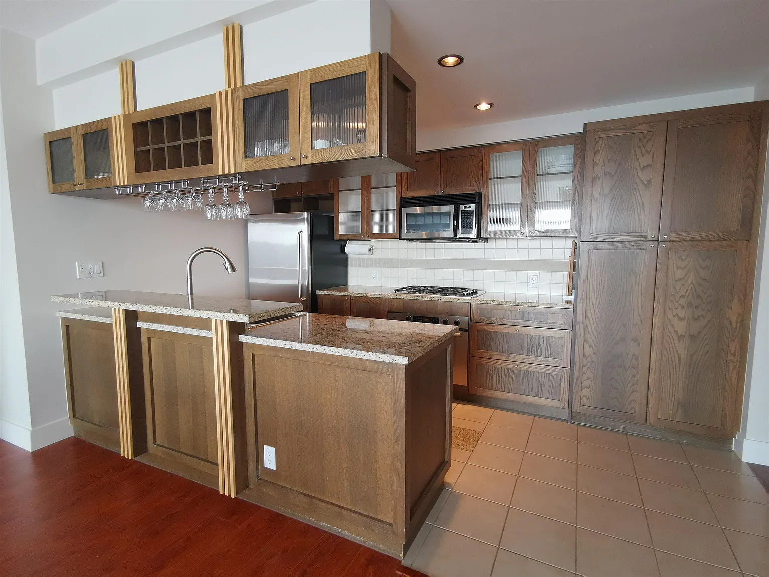2 bed, 1291 sqft, $6,200 — Photo 3