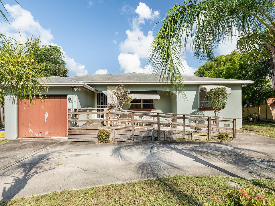 Home For Sale In TOWN OF LAKE WORTH
