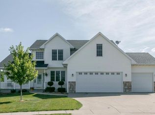 1455 Ridgeview Ct, Washington, IA 52353