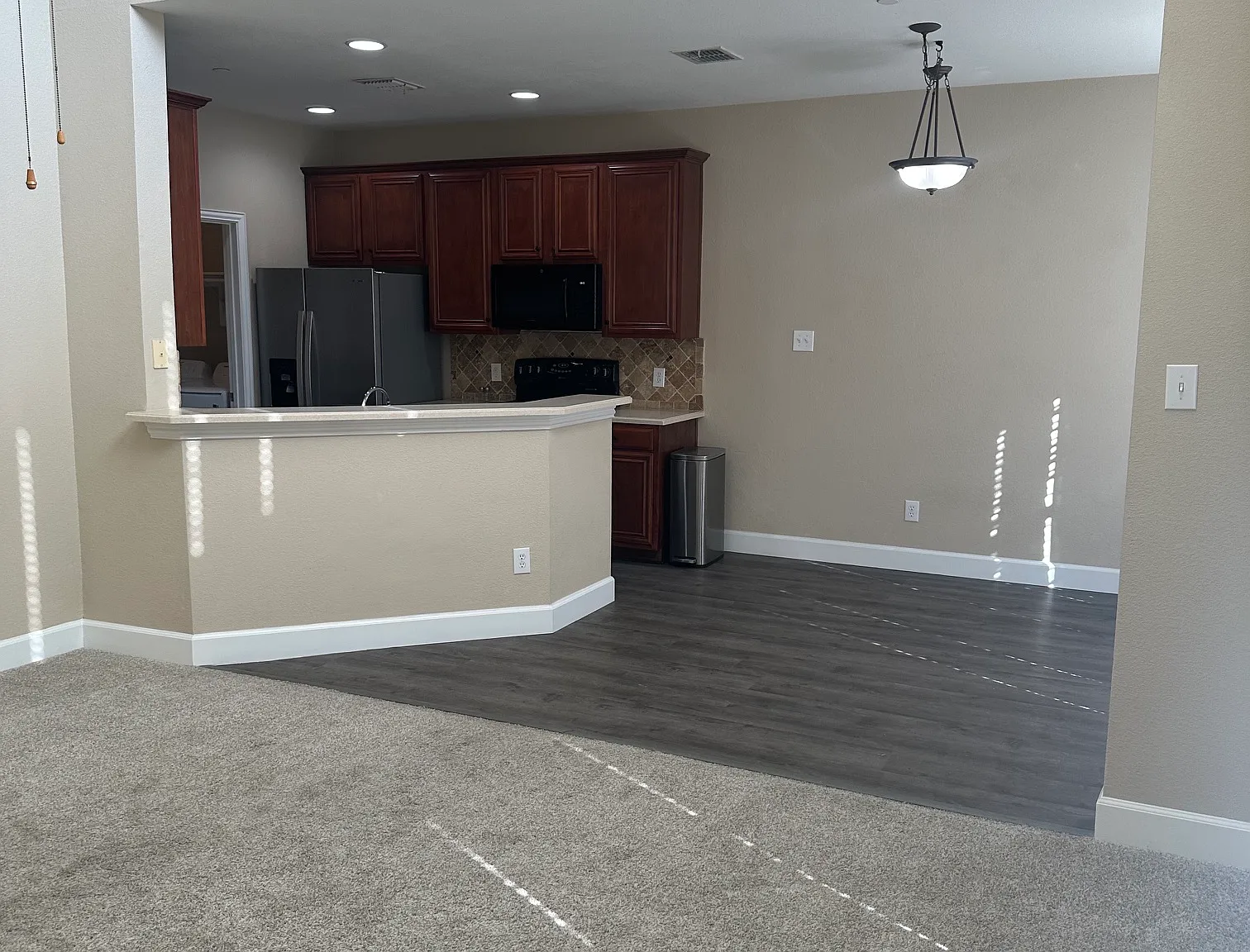 2 bed, 1398 sqft, $2,100 — Photo 4