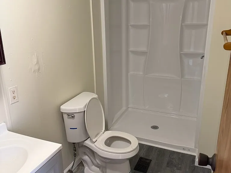 210 Theresa Ln — Photo 6