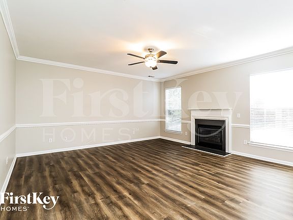 3rd image of 127 Meandering Way Ln