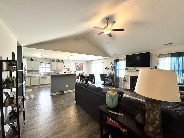 514 Isaac Branch Dr — Photo 5