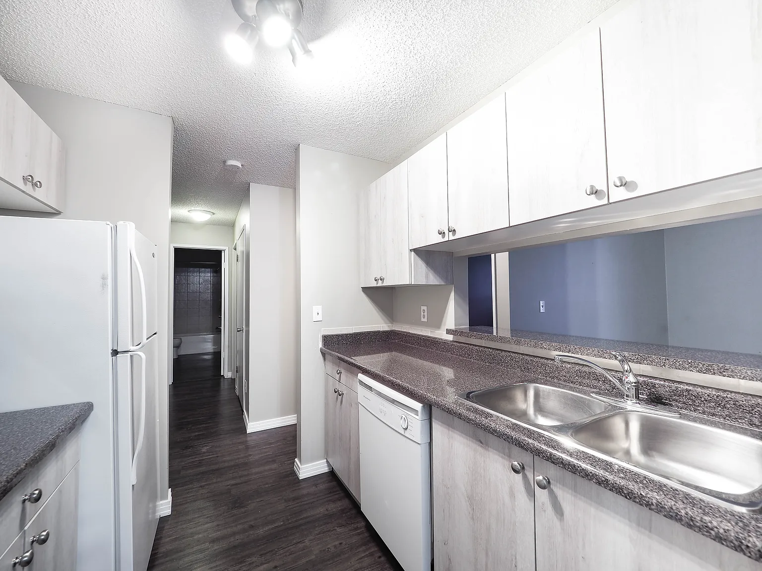 Pineridge Apartments — Photo 3