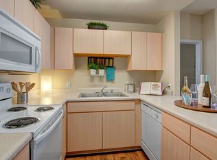 2433 W Main St APT 196, Mesa, AZ 85201