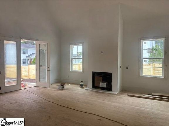 4th image of 407 Pinckney St