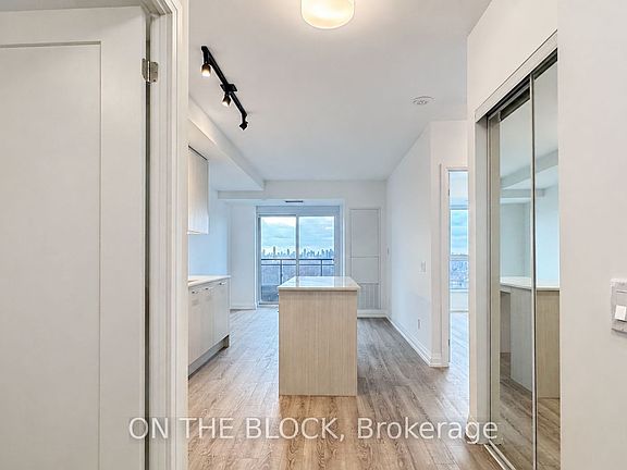 5th image of 286 Main St #1911