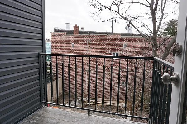 Rented by Lofts and Flats LLC | media 70