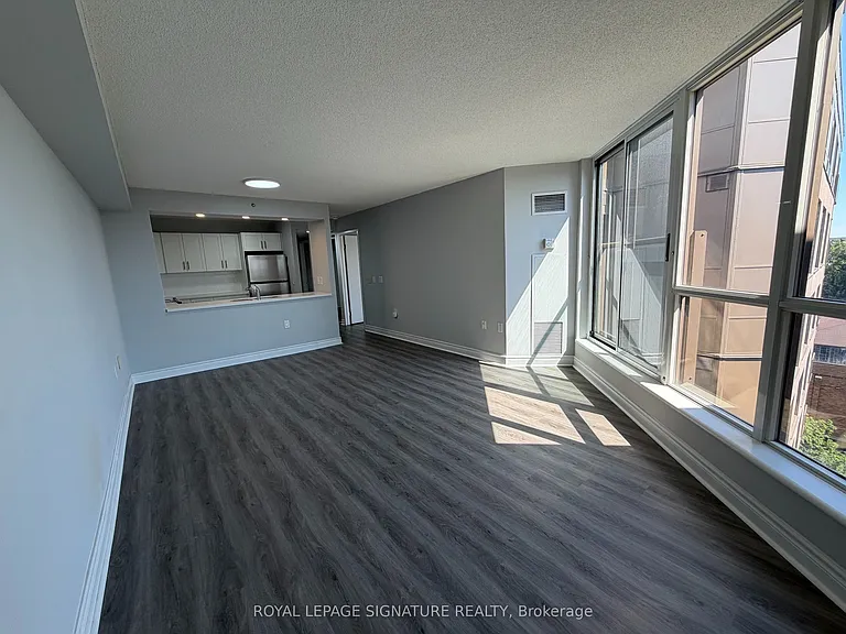 2 Neptune Dr #816 — Photo 2