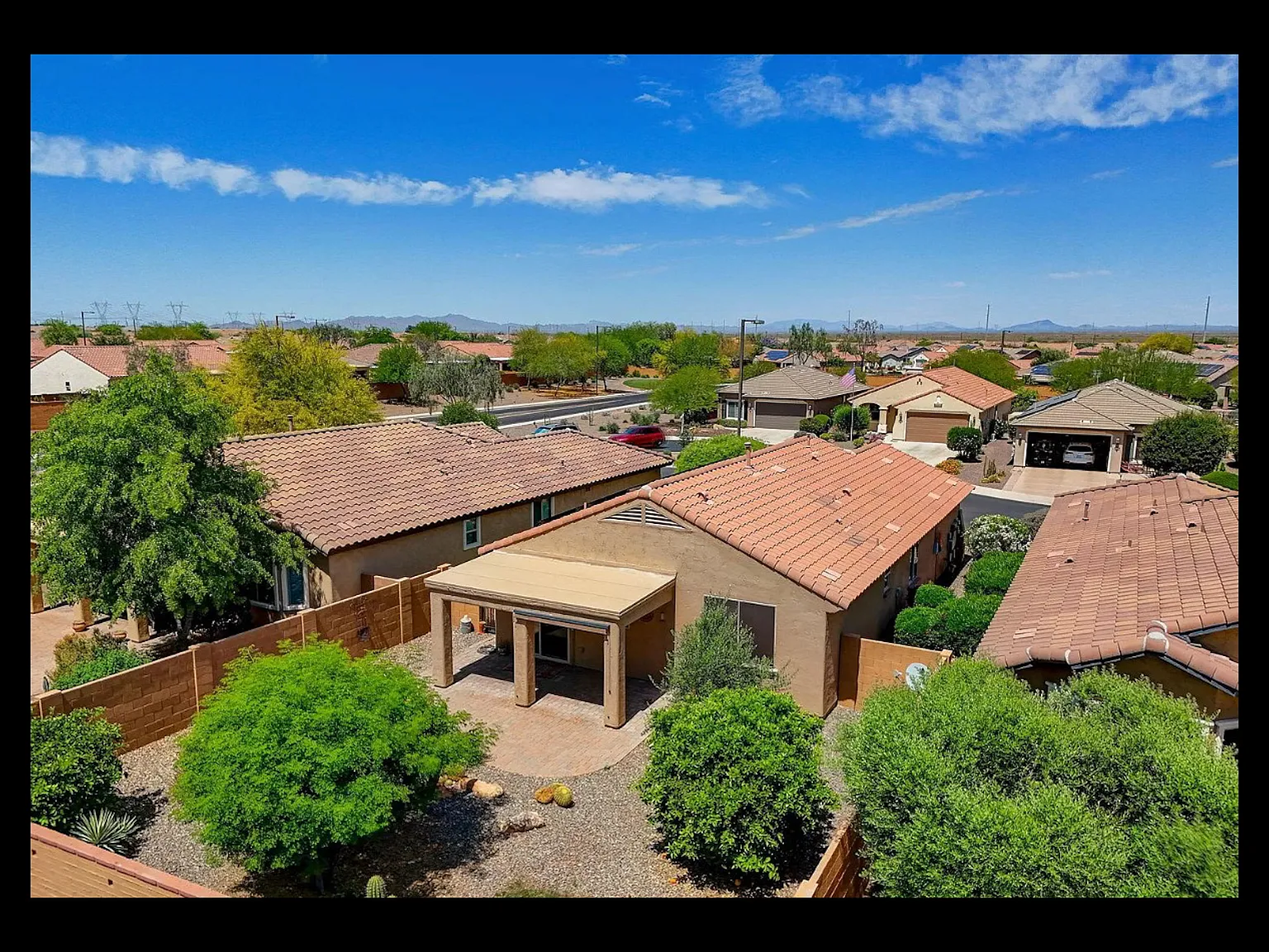 2 bed, 1099 sqft, $2,200 — Photo 4