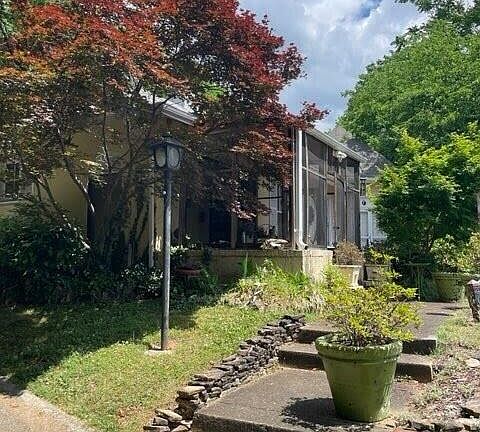 2nd image of 117 Shallowford Rd