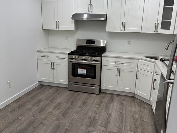 3rd image of 18 Butternut St