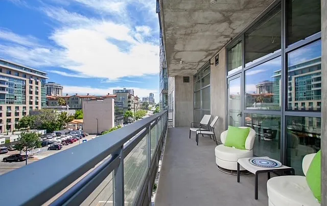 2 bed, 1351 sqft, $4,495 — Photo 4