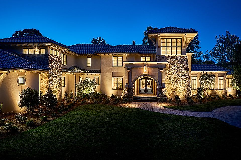 2nd image of 2761 Loch Ln