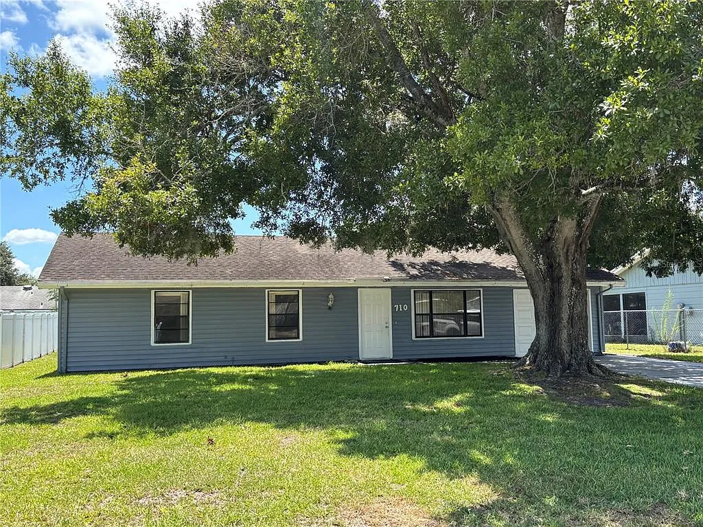 3 bed, 2.0 bath, 1092 sqft, $1,660 — Photo 2