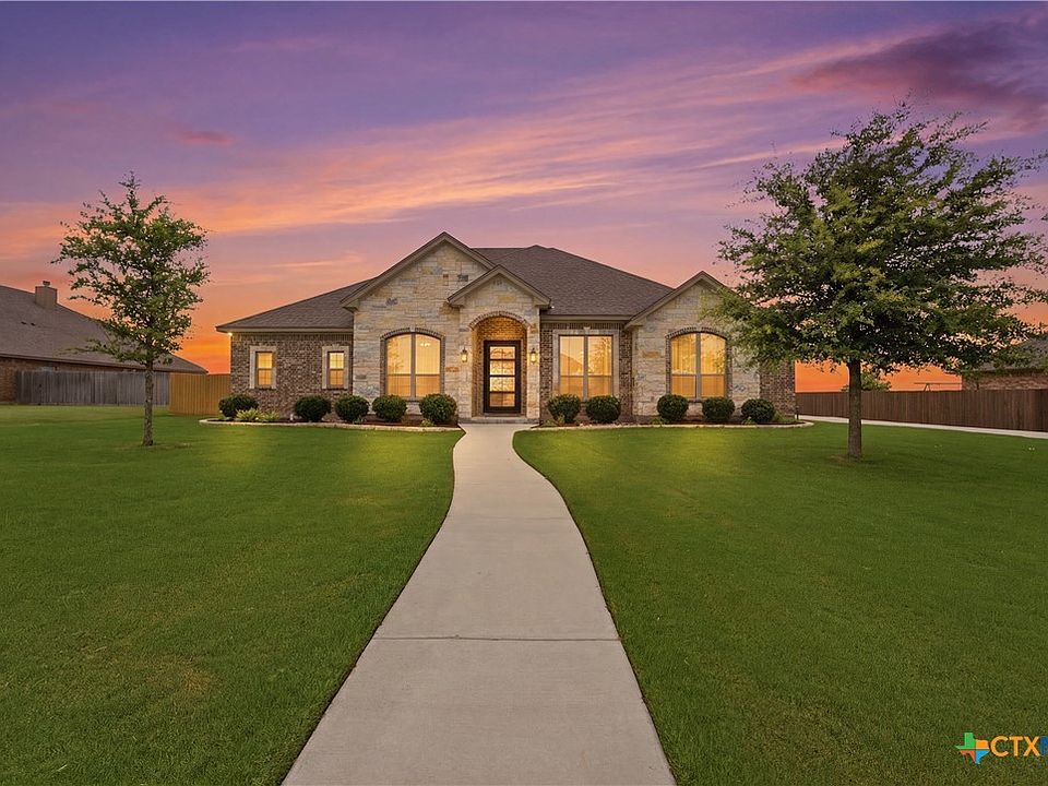 1st image of 500 Oak Dr