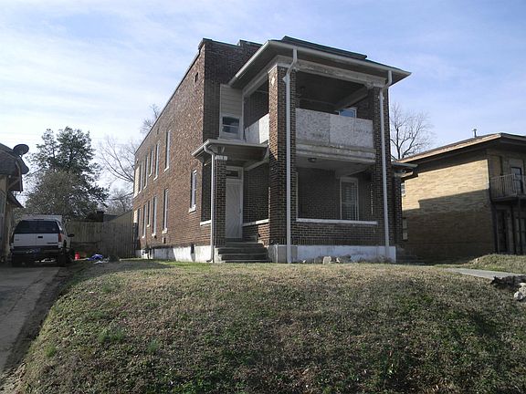 3rd image of 1081 Greenlaw Ave