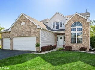 130 N Inverness Ct, Round Lake, IL 60073