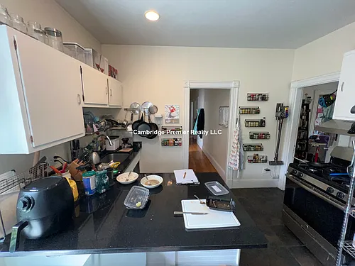 394 Washington St #3 Photo 1