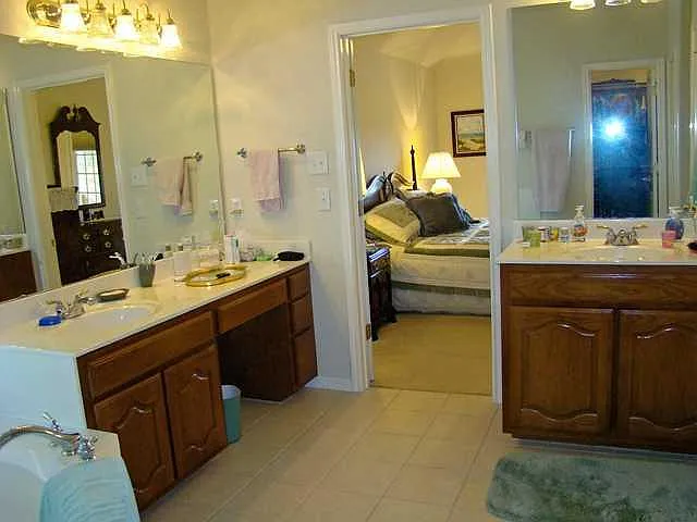 10700 Pointe View Dr — Photo 18