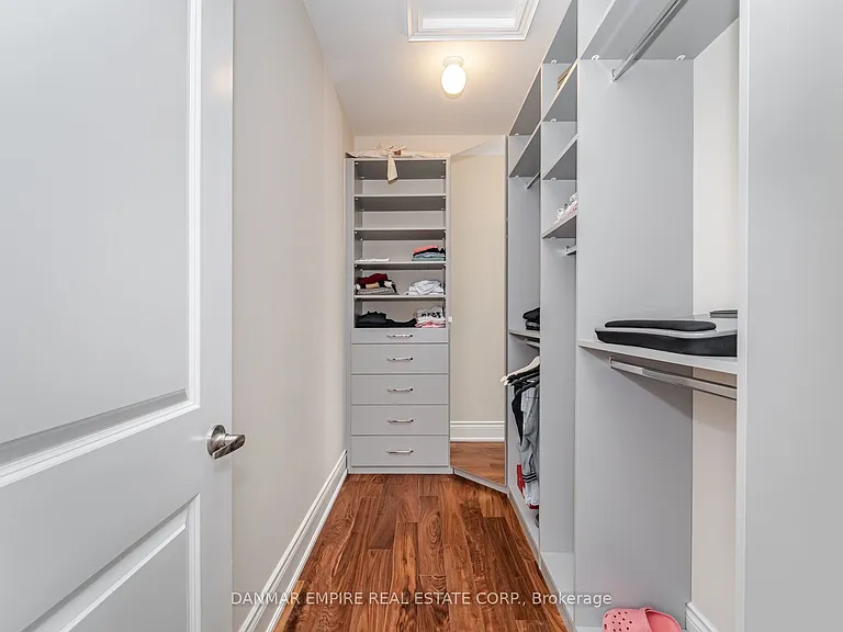 2118 Vineland Cres — Photo 24