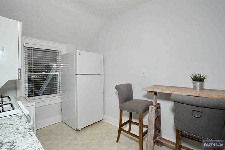 304 Midland Ave River Edge, NJ, 07661 Apartments for Rent Zillow