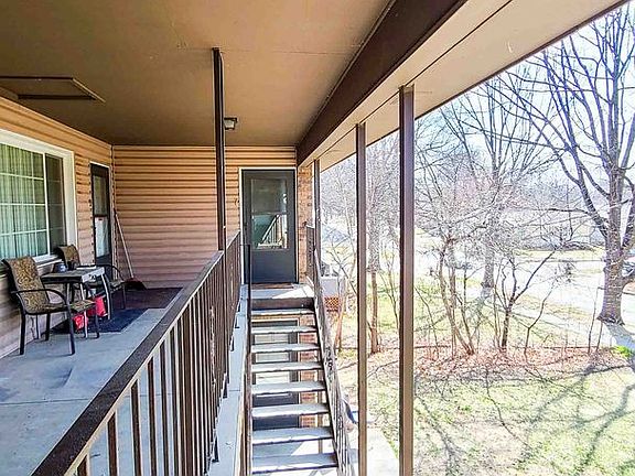 3rd image of 5330 Leighton Ave #7