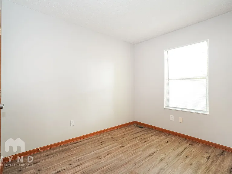 3992 Sandy Ridge Dr — Photo 11