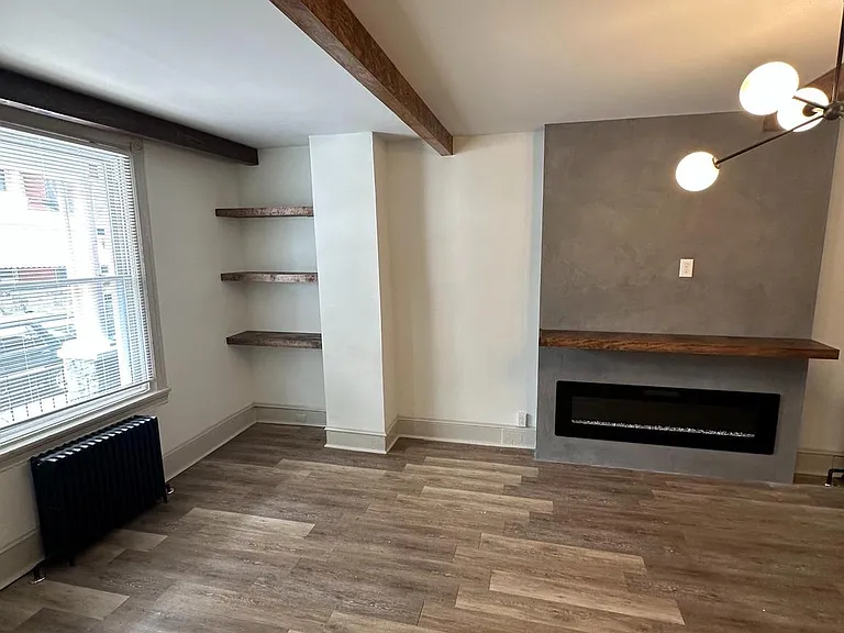 279 S Alden St — Photo 14