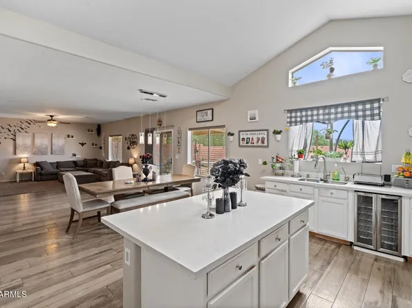 33212 N ROADRUNNER Lane, Queen Creek, AZ 85144