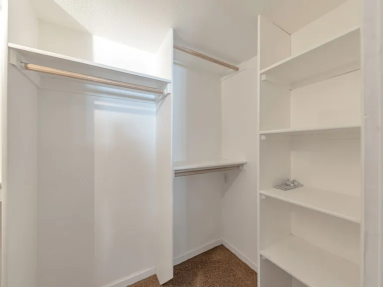 505 E Carson Dr — Photo 9