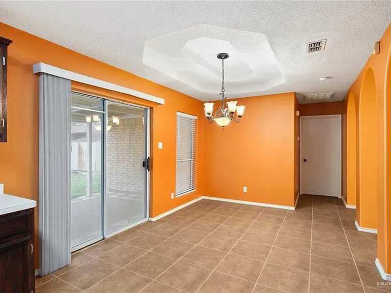 3413 Yucca Ave — Photo 4