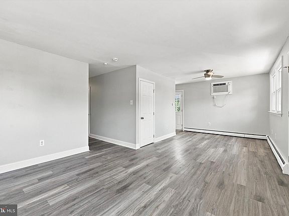 3rd image of 107 Wellington Rd