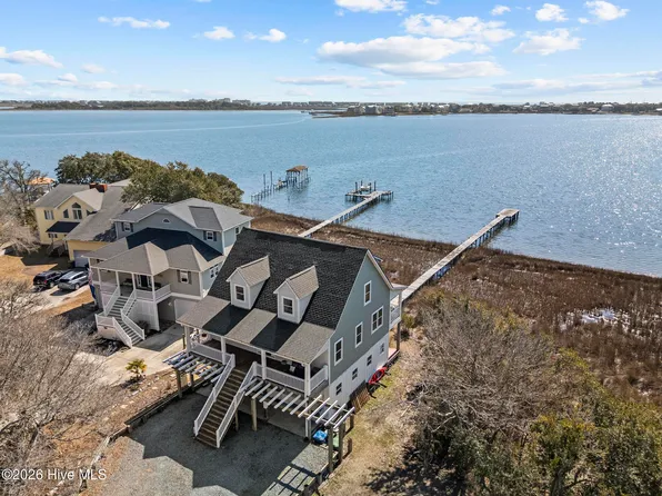 1039 Chadwick Shores Drive, Sneads Ferry, NC 28460