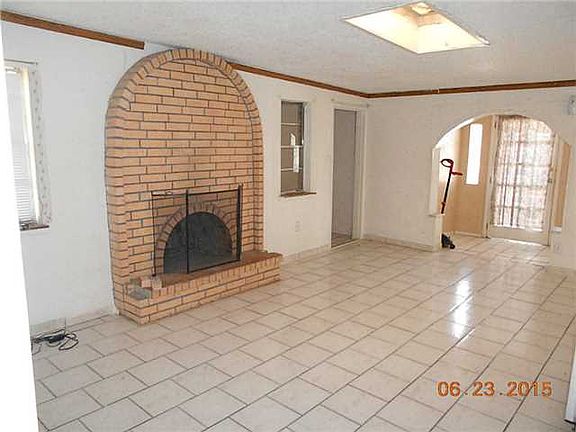 3rd image of 9352 Nottingham Dr