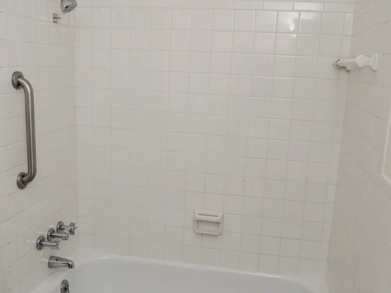 Drexeline Apartments — Photo 25