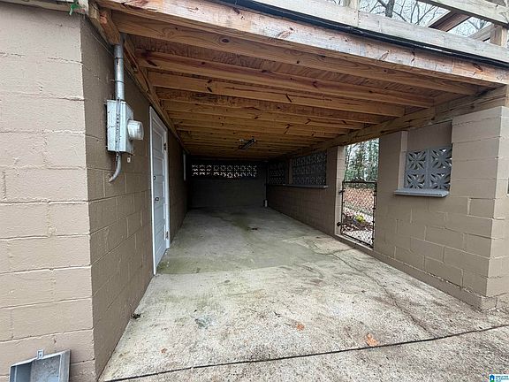 2nd image of 300 Joan Ave