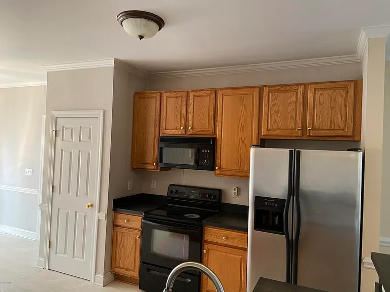 3719 Langston Blvd — Photo 2
