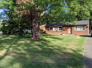 8801 James R Rd, Fairdale, KY 40118