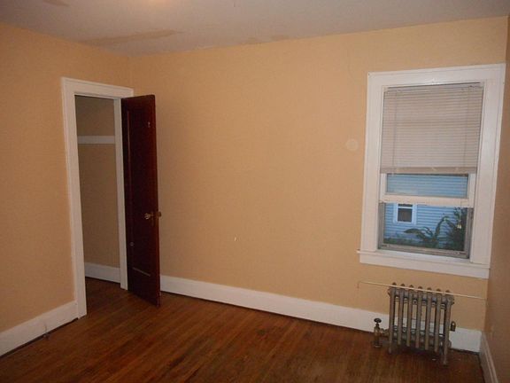 5th image of 43 Hawthorne Ave