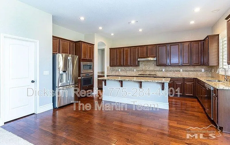 3 bed, 2.5 bath, 2718 sqft, $3,650 — Photo 3