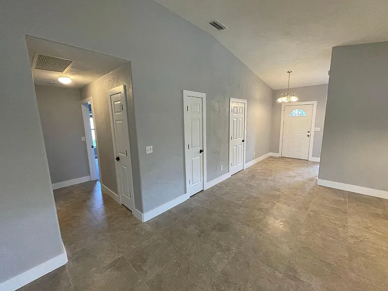 664 Wellesley Ct — Photo 10