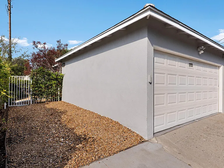 Extra parking space with front door access.