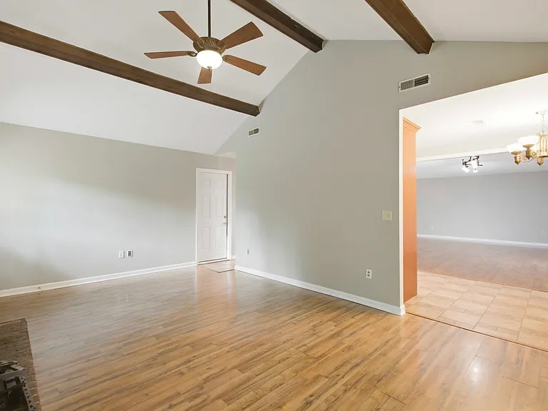 2067 Dogwood Rd — Photo 18