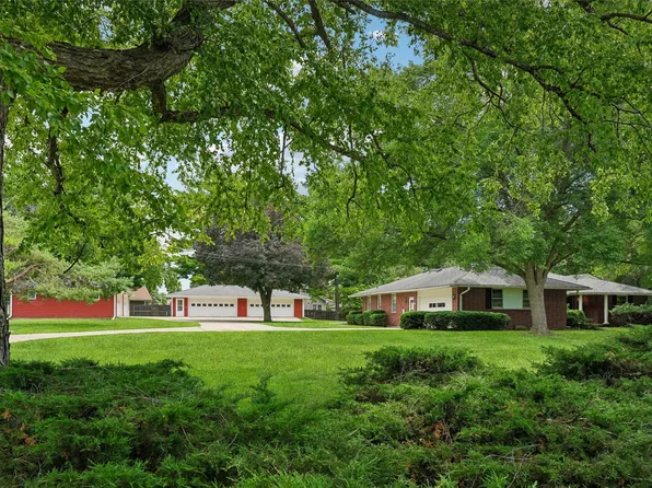 4217 86th St, Urbandale, IA 50322