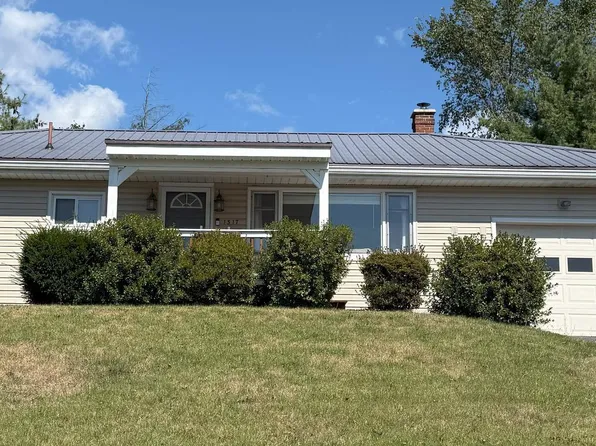 1317 S Hillview St, Lock Haven, PA 17745